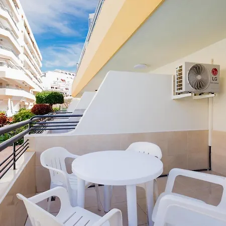 Great Location 1 Bedroom Apartment *